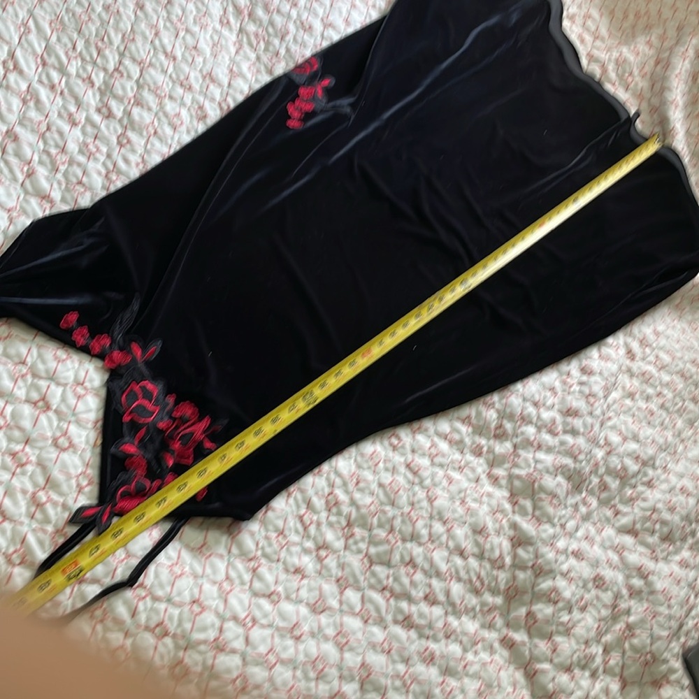 Velvet slip dress with appliqué - Picture 9 of 9